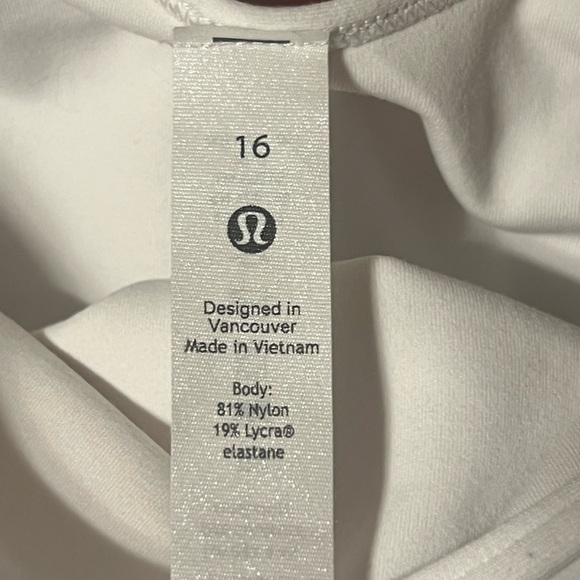 Women’s Lululemon Align T-Shirt - Picture 4 of 5